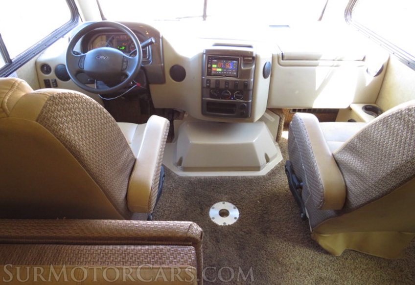 2016 Ford Thor Motor Coach - Image 42