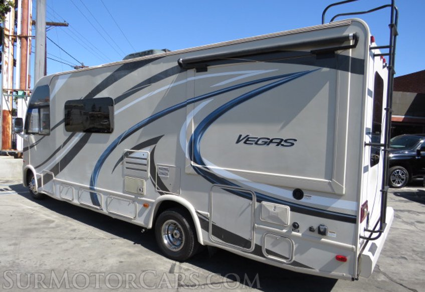 2016 Ford Thor Motor Coach - Image 7