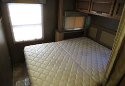 2016 Ford Thor Motor Coach - Image 76