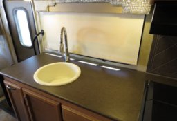 2016 Ford Thor Motor Coach - Image 62