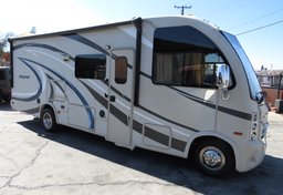 2016 Ford Thor Motor Coach - Image 2