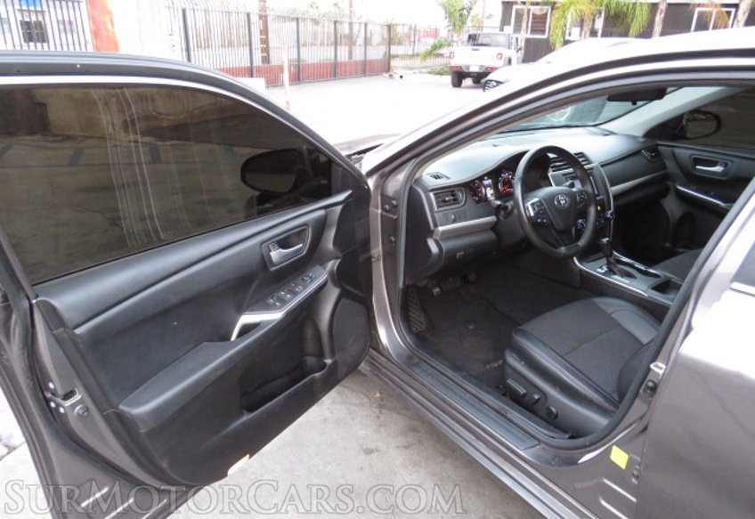 2017 Toyota Camry - Image 28