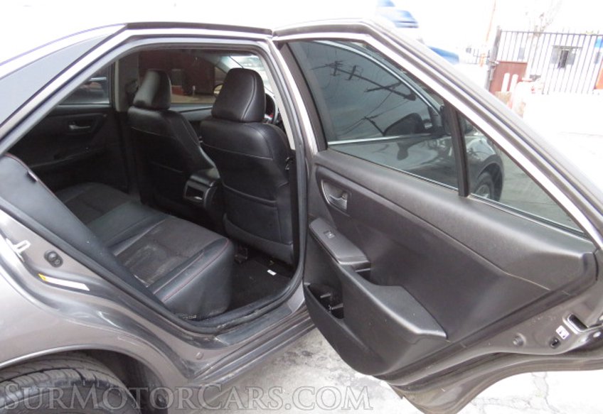 2017 Toyota Camry - Image 19