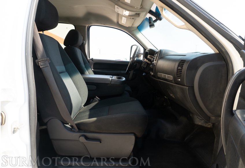 2014 GMC Sierra 2500HD - Image 28