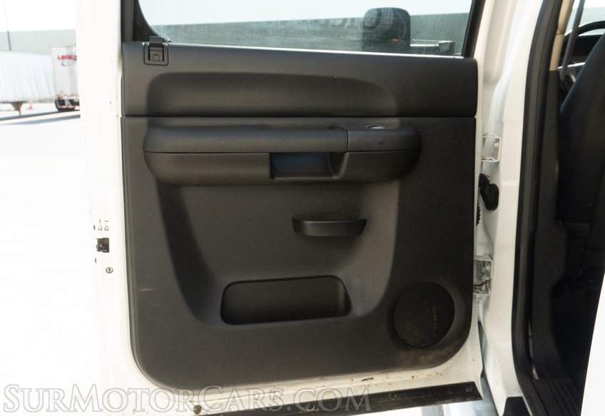 2014 GMC Sierra 2500HD - Image 31