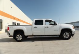 2014 GMC Sierra 2500HD - Image 32