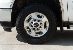 2014 GMC Sierra 2500HD - Image 8