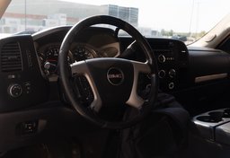 2014 GMC Sierra 2500HD - Image 29