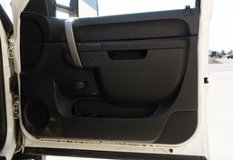 2014 GMC Sierra 2500HD - Image 24