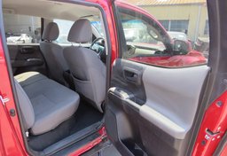 2018 Toyota Tacoma - Image 31