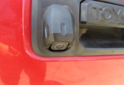 2018 Toyota Tacoma - Image 18