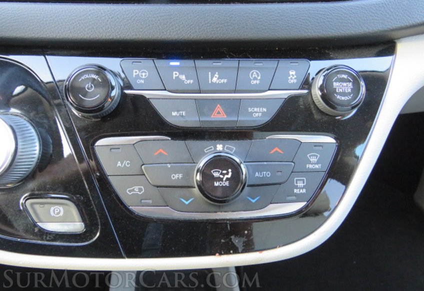 2019 Chrysler Pacifica - Image 39