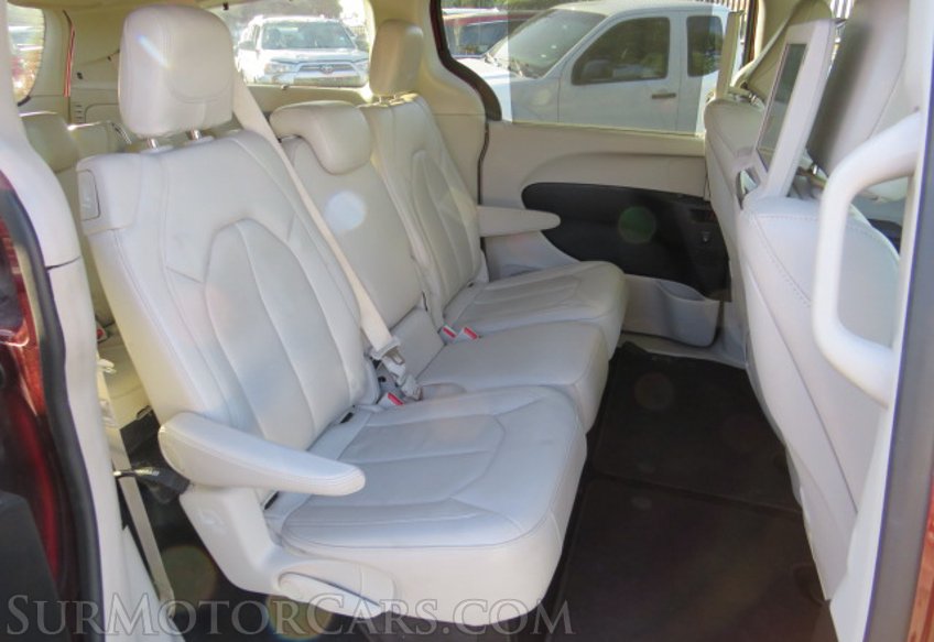 2019 Chrysler Pacifica - Image 29