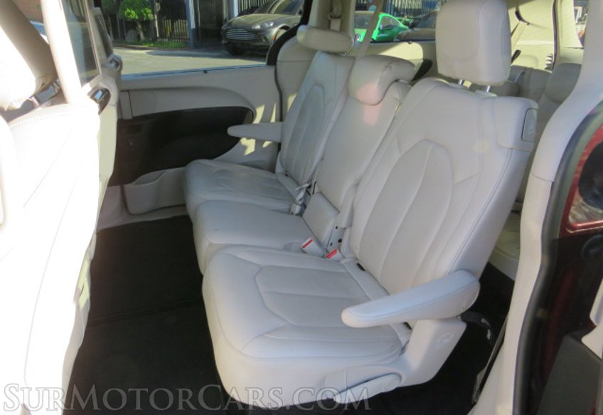 2019 Chrysler Pacifica - Image 30