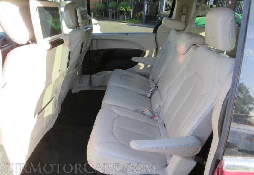 2019 Chrysler Pacifica - Image 28