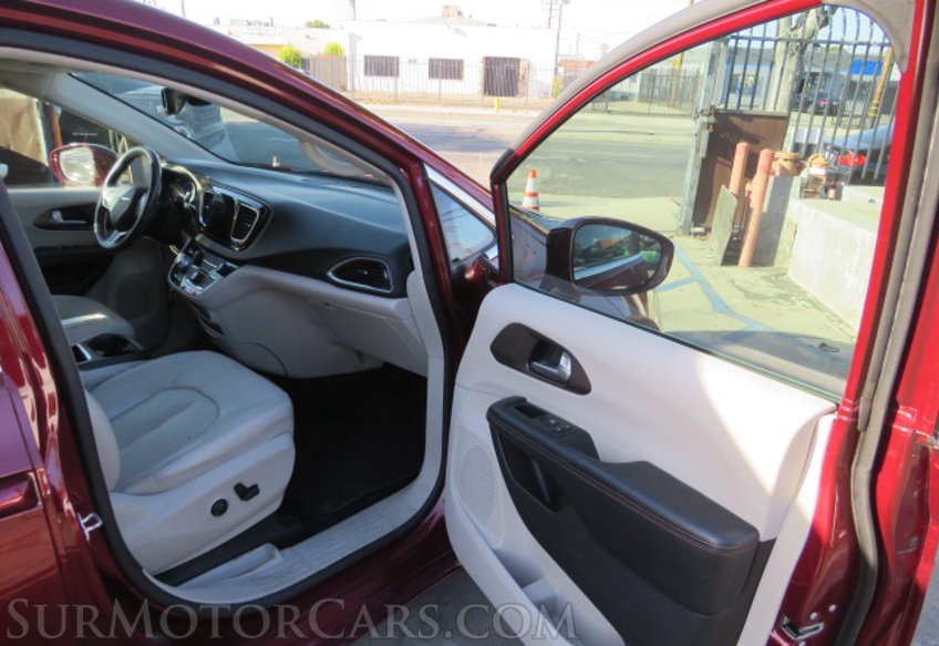 2019 Chrysler Pacifica - Image 20