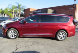 2019 Chrysler Pacifica - Image 5