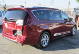 2019 Chrysler Pacifica - Image 10