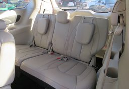 2019 Chrysler Pacifica - Image 31