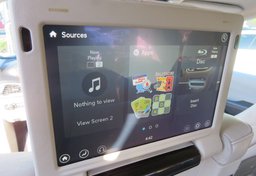 2019 Chrysler Pacifica - Image 34