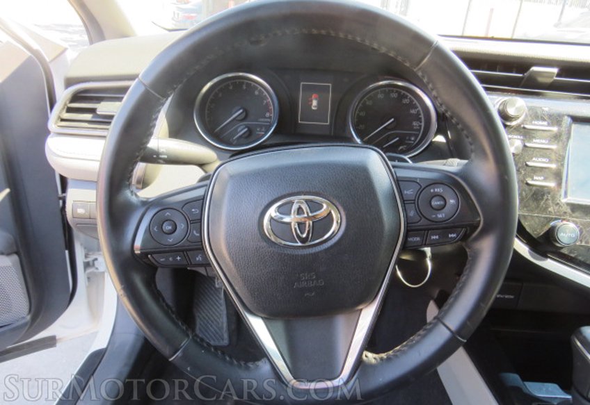 2020 Toyota Camry - Image 32