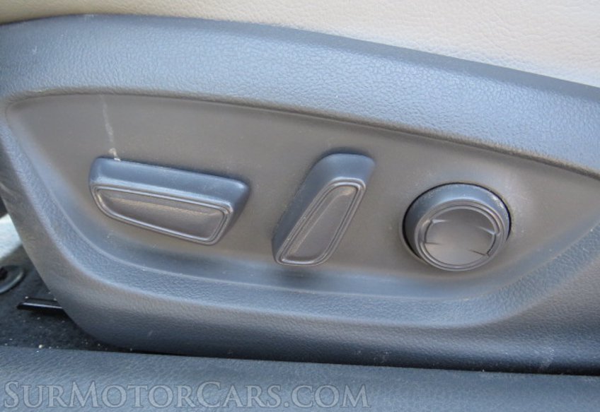 2020 Toyota Camry - Image 36