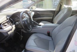 2020 Toyota Camry - Image 22