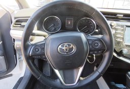 2020 Toyota Camry - Image 32