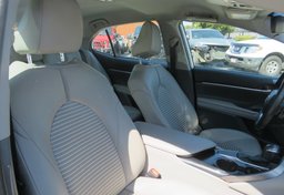 2020 Toyota Camry - Image 21