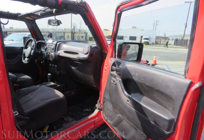 2013 Jeep Wrangler Unlimited - Image 17