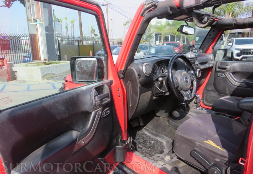 2013 Jeep Wrangler Unlimited - Image 20