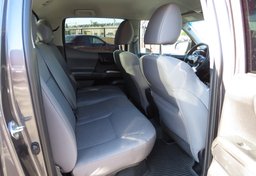 2021 Toyota Tacoma - Image 29