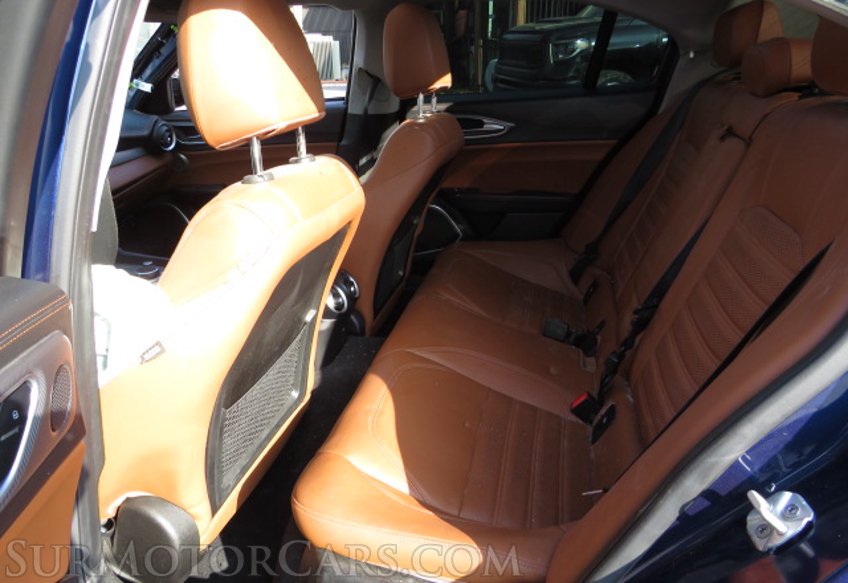 2017 Alfa Romeo Giulia - Image 28