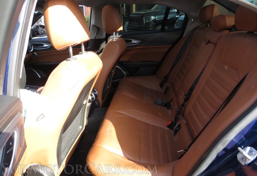 2017 Alfa Romeo Giulia - Image 24