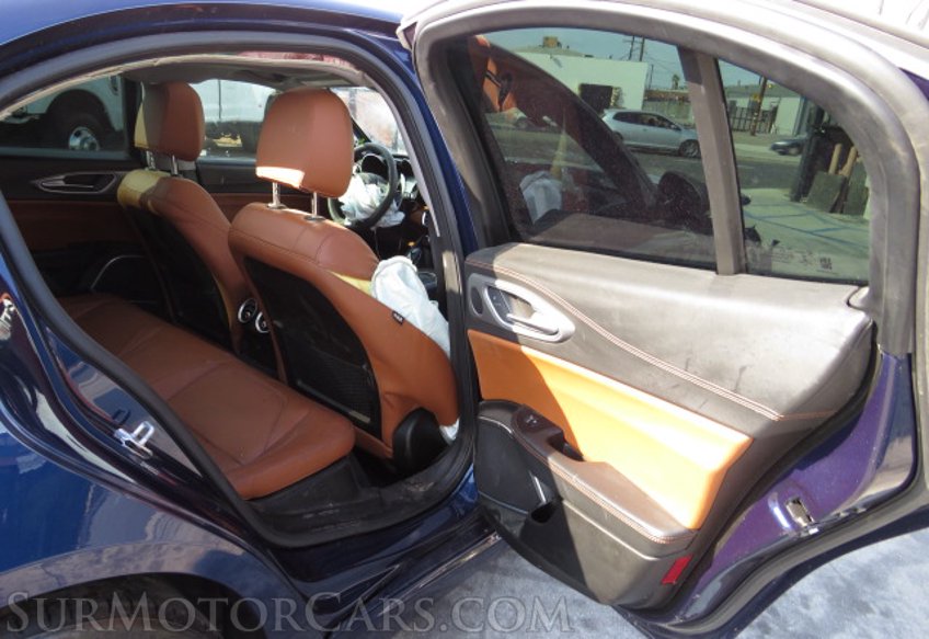 2017 Alfa Romeo Giulia - Image 23