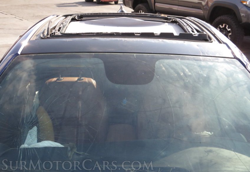 2017 Alfa Romeo Giulia - Image 14