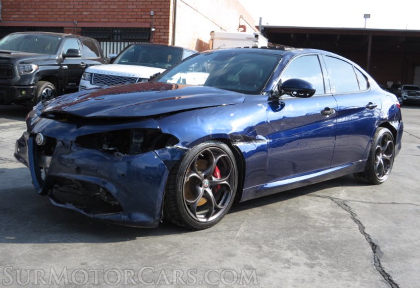 2017 Alfa Romeo Giulia - Image 2