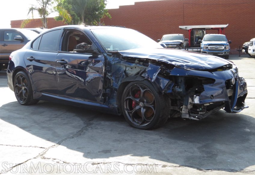 2017 Alfa Romeo Giulia - Image 7