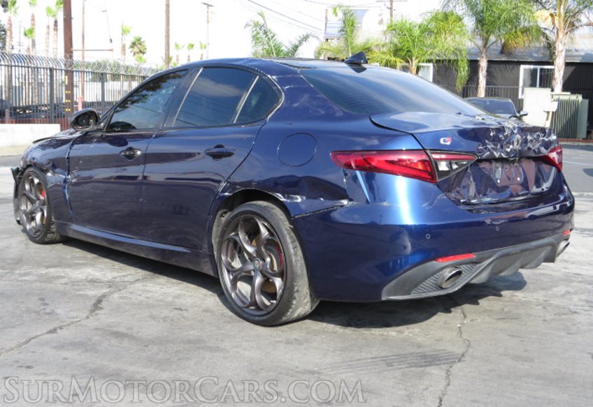 2017 Alfa Romeo Giulia - Image 5