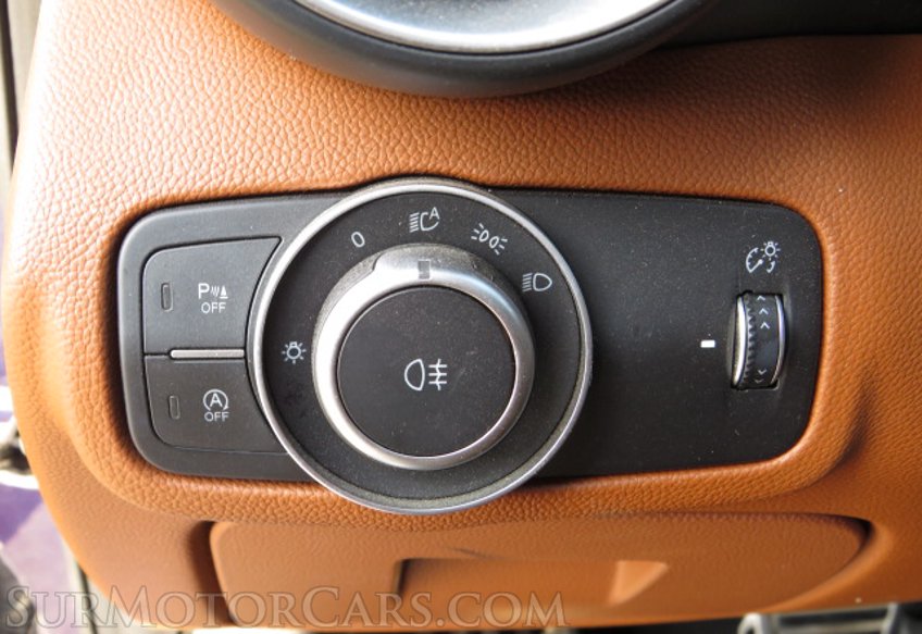 2017 Alfa Romeo Giulia - Image 35