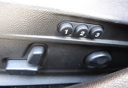 2017 Alfa Romeo Giulia - Image 42