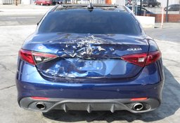 2017 Alfa Romeo Giulia - Image 11