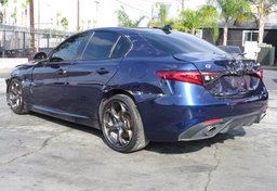 2017 Alfa Romeo Giulia - Image 5