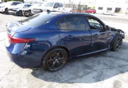 2017 Alfa Romeo Giulia - Image 10