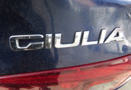 2017 Alfa Romeo Giulia - Image 16