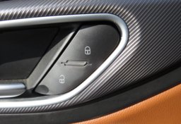 2017 Alfa Romeo Giulia - Image 39