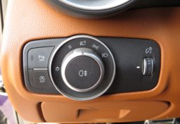 2017 Alfa Romeo Giulia - Image 35