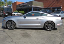 2020 Ford Mustang - Image 11