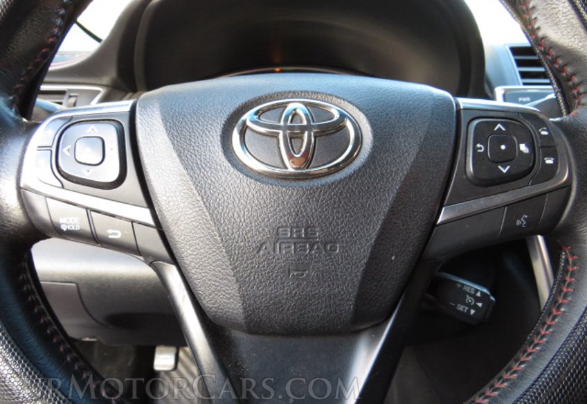 2016 Toyota Camry Hybrid - Image 38