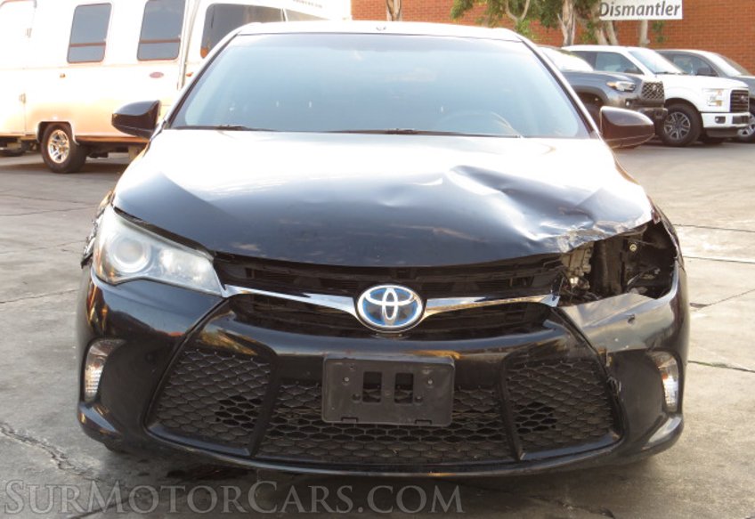 2016 Toyota Camry Hybrid - Image 11